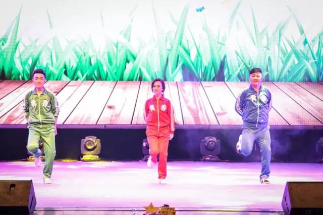 趙帥、夢(mèng)茹、樂天 舞蹈《咱們屯里的人》