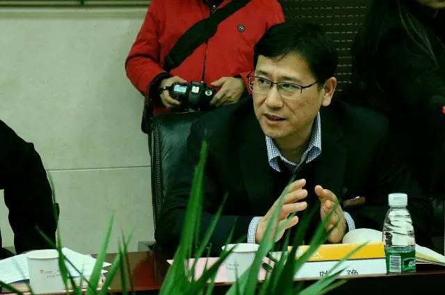 互動結束后華潤燃氣的陳豫總也對各位達人們提出的問題一一作出解答，可是讓大家伙兒們相當滿意呢！