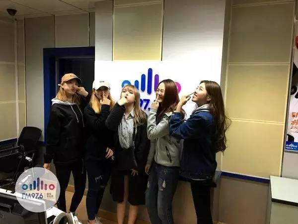 豬鼻行動(dòng)！預(yù)備……按！長(zhǎng)腿妹妹都是天然美女哦！