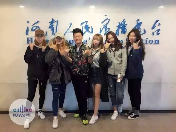 路飛終于體驗(yàn)了一回“他在叢中笑”的感覺(jué)！