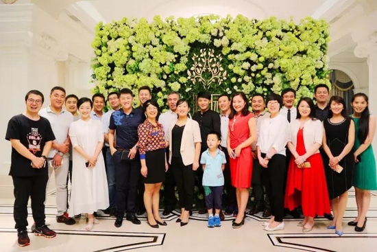 期待的時候，總是很長，相聚的時候，總是很短。