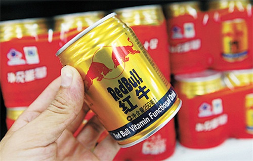 紅牛腹背受敵？