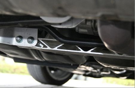 雨后汽車保養(yǎng)重要，別忘清潔汽車底盤