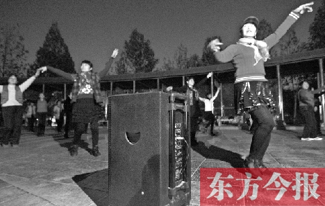 做到既讓跳舞的人有地方，又不影響他人休息，這才是化解矛盾的根本出路