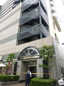 5月27日，埼玉縣蕨市一公寓樓發(fā)生疑似強(qiáng)迫殉情案，一名日本人男性和一名中國籍女性死亡。