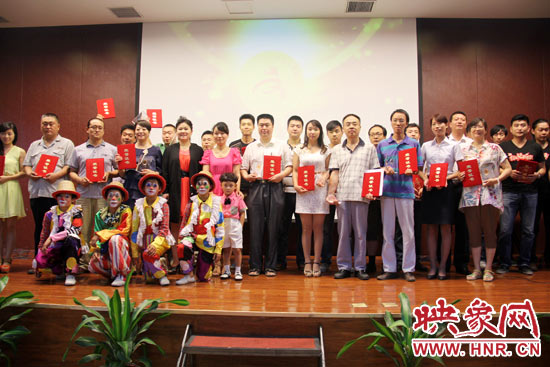 經(jīng)過網(wǎng)絡(luò)投票和專家評(píng)審，最終農(nóng)民兄弟樂隊(duì)的歌曲《中國(guó)夢(mèng)》、動(dòng)畫片《紅孩兒與大學(xué)院》以及《中原福塔兒童