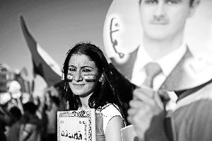 1日，土耳其民眾游行支持巴沙爾政權(quán)。新華社發(fā)