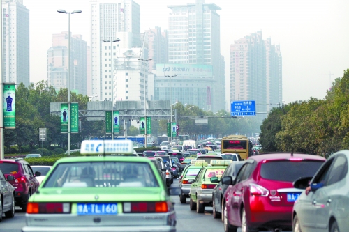 緯二路、順河路、城北路等路口雖多，卻比走金水路省時