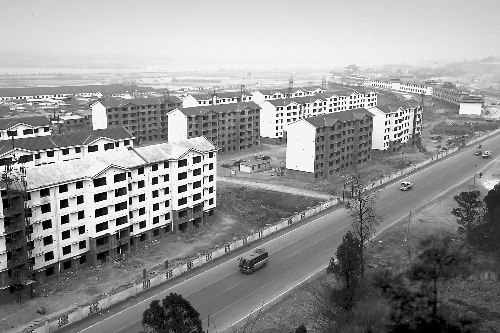 1月14日，宜陽縣正在建設(shè)的靈山新型農(nóng)村社區(qū)已現(xiàn)雛形。