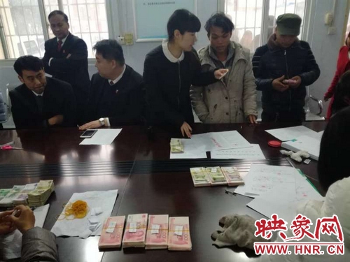 滎陽78名貴州籍農(nóng)民工兄弟拿到工資回家啦！