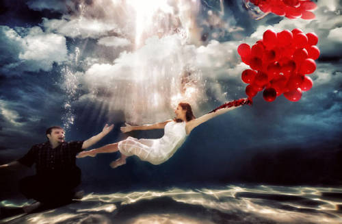 水下訂婚照成海外新潮流 水下訂婚照成海外新潮流