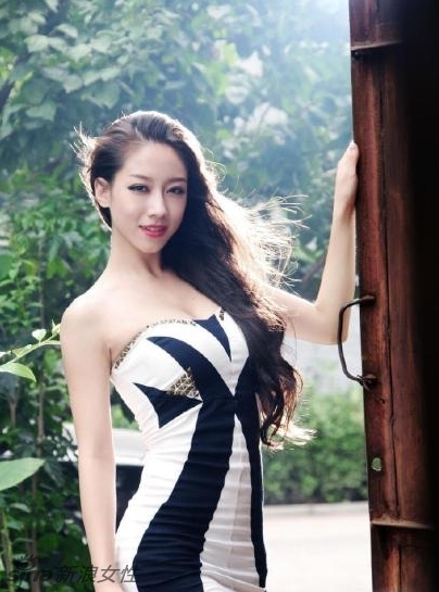 廈大校花獲封中國(guó)第一啦啦寶貝