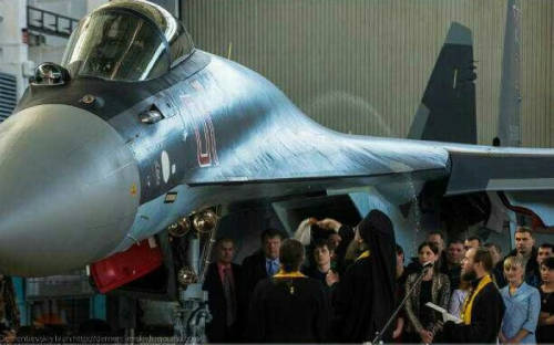 戰(zhàn)斗民族：牧師會(huì)開(kāi)光能打槍懂賣萌