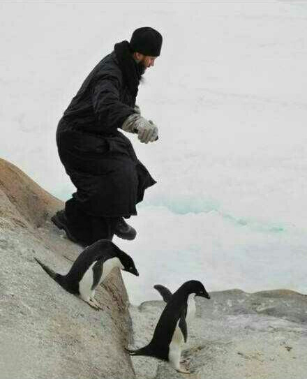 戰(zhàn)斗民族：牧師會(huì)開(kāi)光能打槍懂賣萌