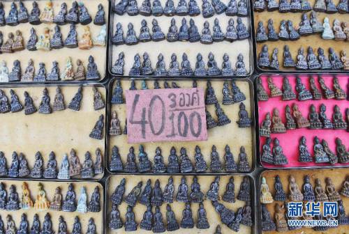 曼谷街頭的護(hù)身符市場(chǎng)