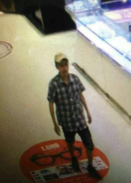 廣東:女店員舉報(bào)小偷慘遭割喉現(xiàn)場(chǎng) 廣東:女店員舉報(bào)小偷慘遭割喉現(xiàn)場(chǎng)