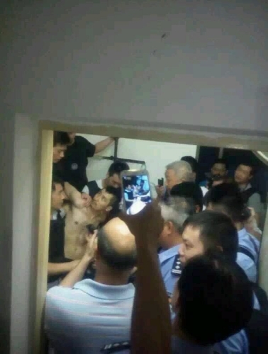 廣東:女店員舉報(bào)小偷慘遭割喉現(xiàn)場(chǎng) 廣東:女店員舉報(bào)小偷慘遭割喉現(xiàn)場(chǎng)