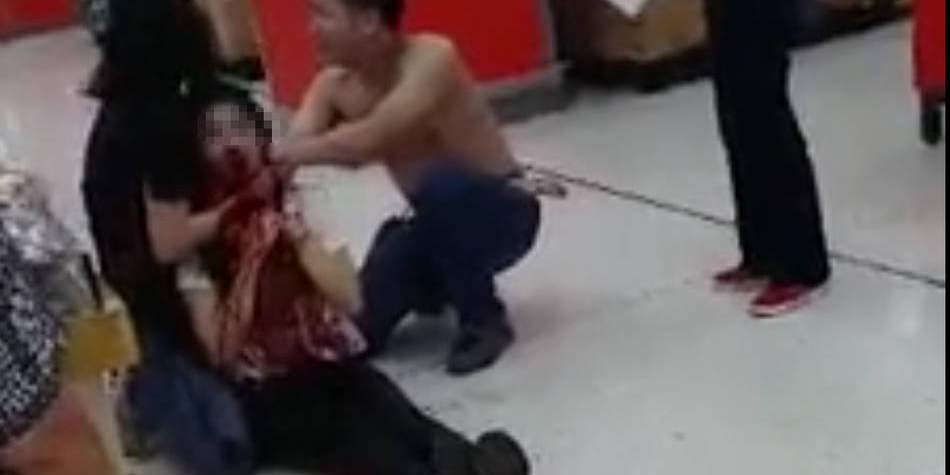 廣東:女店員舉報(bào)小偷慘遭割喉現(xiàn)場(chǎng) 廣東:女店員舉報(bào)小偷慘遭割喉現(xiàn)場(chǎng)