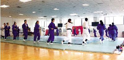 鄭大開“女子防身術課” 鄭大開“女子防身術課”