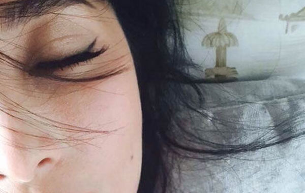 蔣勤勤吊帶美照。