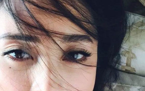 蔣勤勤吊帶美照。