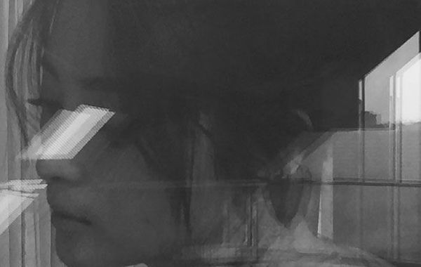 蔣勤勤吊帶美照。