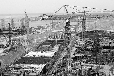 鄭州新鄭國際機(jī)場(chǎng)二期工程建設(shè)如火如荼。資料圖片