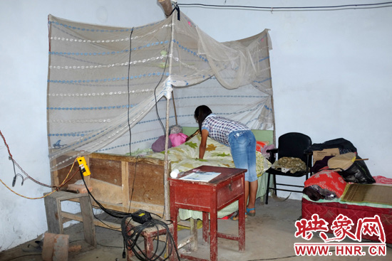 王書佳的環(huán)境及其簡陋。