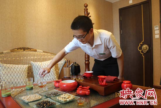 能泡好一杯茶，是李克勤今年夏天最大的收獲。