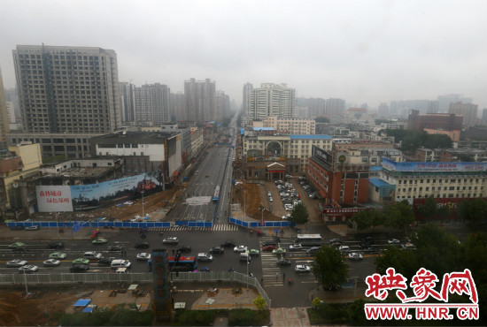 經(jīng)三路下穿金水路隧道工程已經(jīng)開始封閉施工。