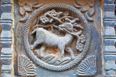 方頂村古建筑門(mén)框上的精美石雕