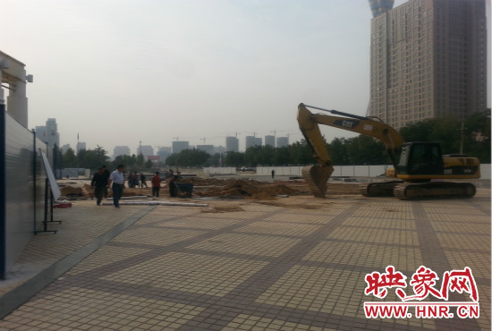 隴海路朝鳳路等三個(gè)站點(diǎn)已經(jīng)實(shí)施圍擋。