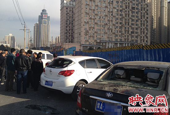 被砸的車(chē)輛