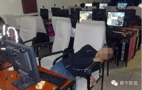 悲??！15歲男孩上網(wǎng)5小時(shí)后猝死，事發(fā)鄭州 | 這些原因可能導(dǎo)致上網(wǎng)猝死，戳...