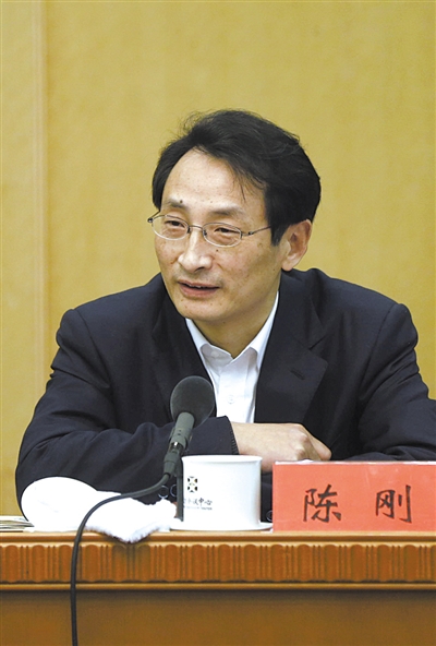 昨日，北京市人大代表、北京市副市長陳剛參與豐臺(tái)團(tuán)小組討論。 新京報(bào)記者 浦峰 攝