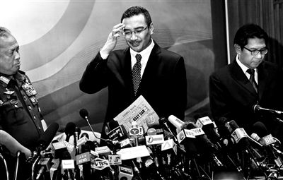 當(dāng)?shù)貢r間2014年3月12日，馬來西亞雪邦，馬來西亞交通部長希山慕丁出席新聞發(fā)布會。