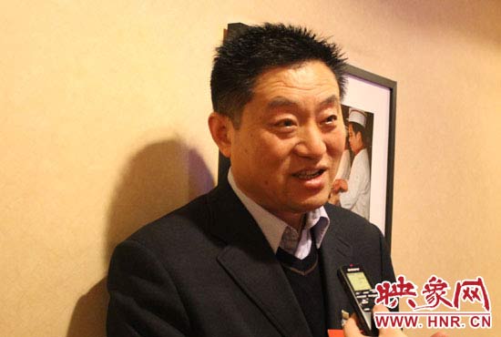 全國(guó)人大代表、輝縣市孟莊鎮(zhèn)南李莊村黨支部書(shū)記范海濤