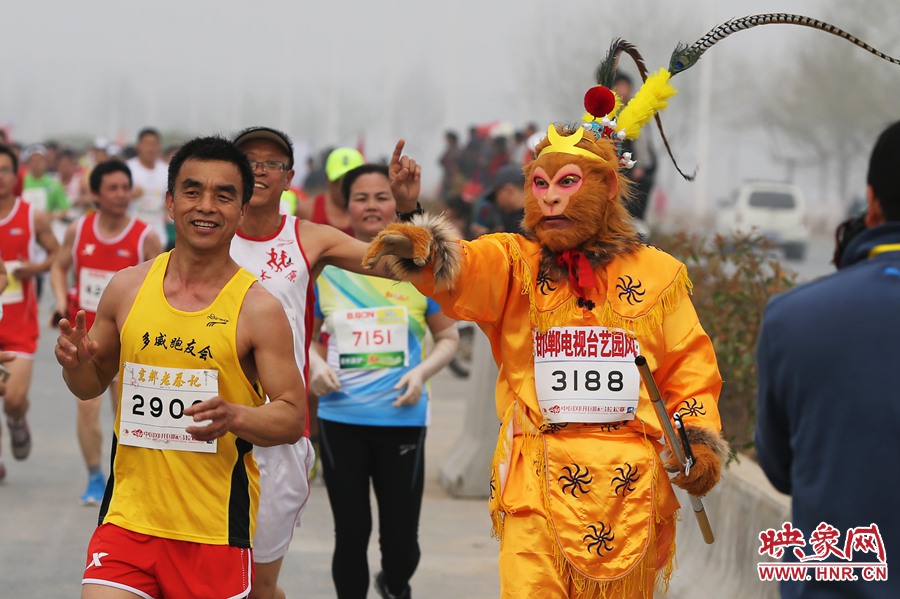 “大圣”不翻跟斗改長(zhǎng)跑了。