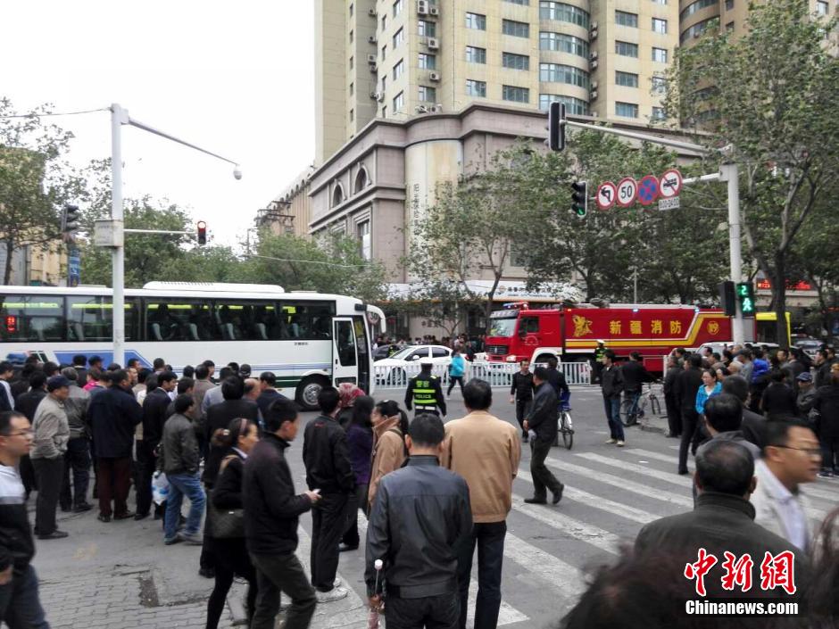 自治區(qū)和烏魯木齊市有關(guān)部門(mén)迅速處置，傷員已全部送往醫(yī)院救治。