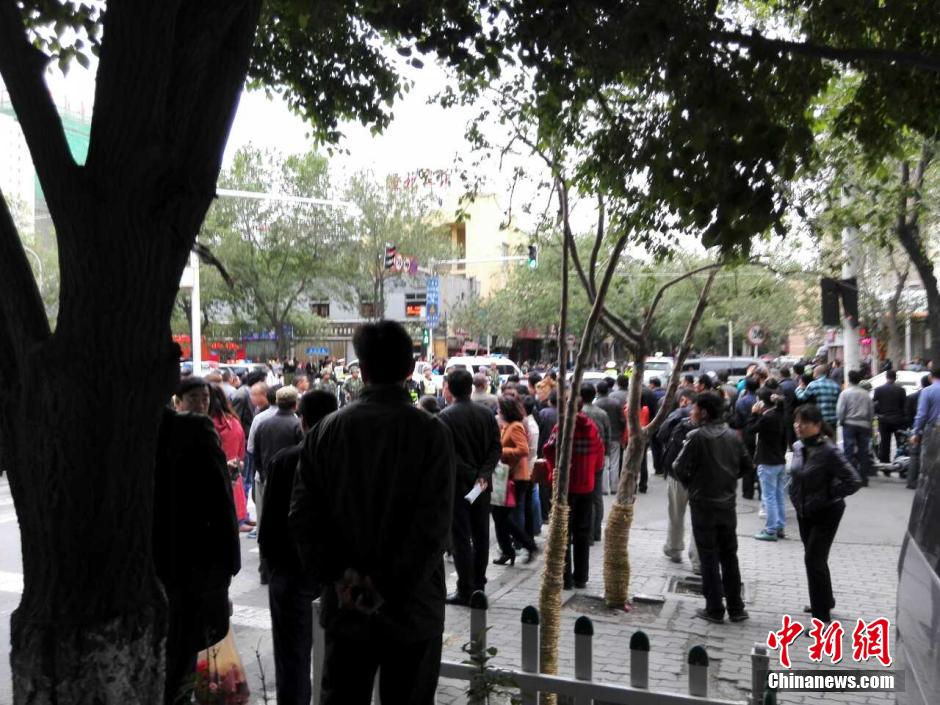 自治區(qū)和烏魯木齊市有關(guān)部門(mén)迅速處置，傷員已全部送往醫(yī)院救治。