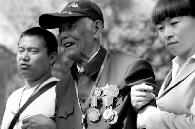 中國遠征軍老兵來參加活動。