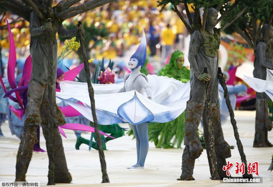 北京時(shí)間6月13日凌晨2時(shí)，巴西世界杯正式拉開帷幕。