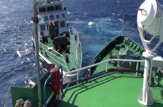 越南拍攝的中國?？樟α孔o衛(wèi)981鉆井平臺。