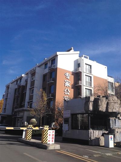 馬超群母親張桂英的一處房產(chǎn)，位于秦皇島開發(fā)區(qū)專家公寓內(nèi)，該房產(chǎn)為馬家巨款、黃金藏匿處。