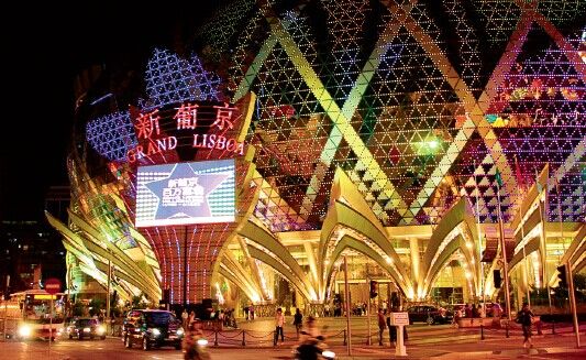 　澳門賭場貴賓廳的冷清，在許多人看來，是當(dāng)?shù)亟?jīng)濟(jì)轉(zhuǎn)型的好機(jī)會(huì)。