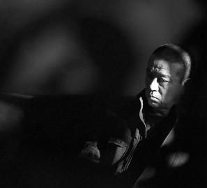 遲貴柱被判無(wú)罪后，怎么也高興不起來(lái)。