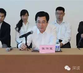 在天津紀(jì)委對王富強(qiáng)的通報(bào)中指出，王富強(qiáng)從“聽黨的話，永遠(yuǎn)跟黨走，做讓黨放心的人”這一初心出發(fā)，吃過苦、流過汗，曾為天津港保稅區(qū)的建設(shè)和發(fā)展、為天津市招商引資工作作出過貢獻(xiàn)。貢獻(xiàn)被認(rèn)可、贊譽(yù)，其驕傲自滿情緒漸生，覺得