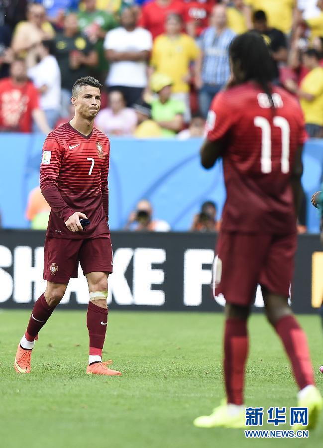 6月26日，葡萄牙隊(duì)球員克·羅納爾多（左）在比賽中。