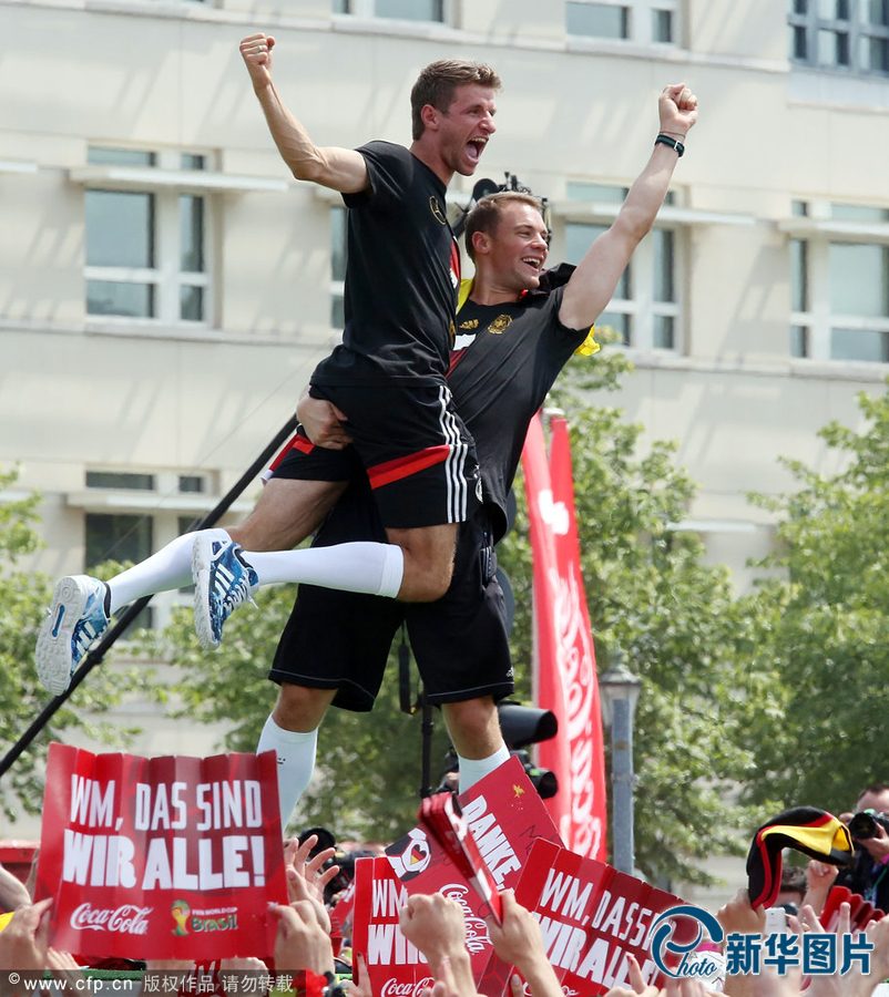 當(dāng)?shù)貢r(shí)間2014年7月15日，德國柏林，德國隊(duì)歸國舉行奪冠巡游