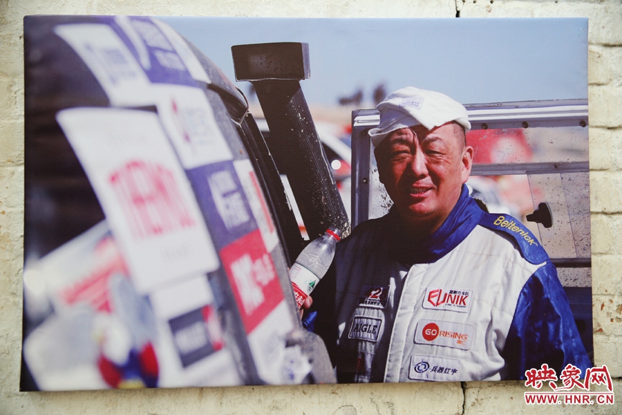 賽車的世界、更是男人的世界。圖為部分參展攝影作品。